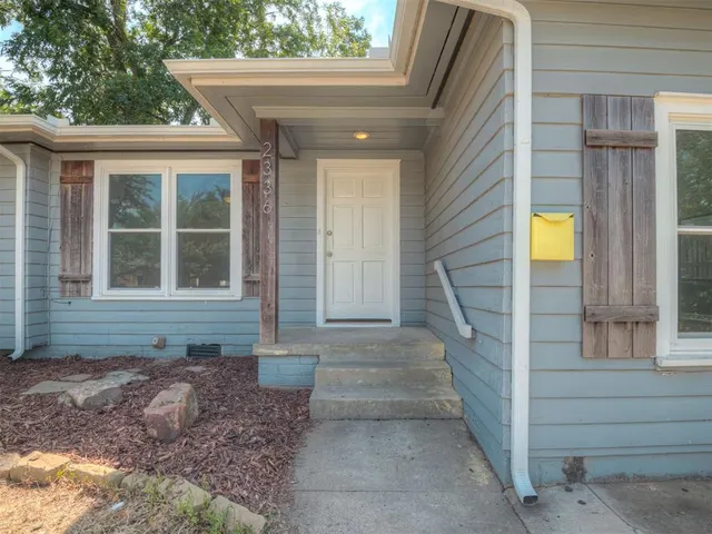 Photo 3 — 2336 Westlawn Place, Oklahoma City, OK 73112