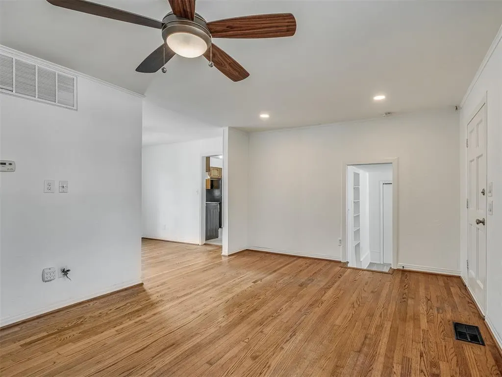 Photo 8 — 2336 Westlawn Place, Oklahoma City, OK 73112