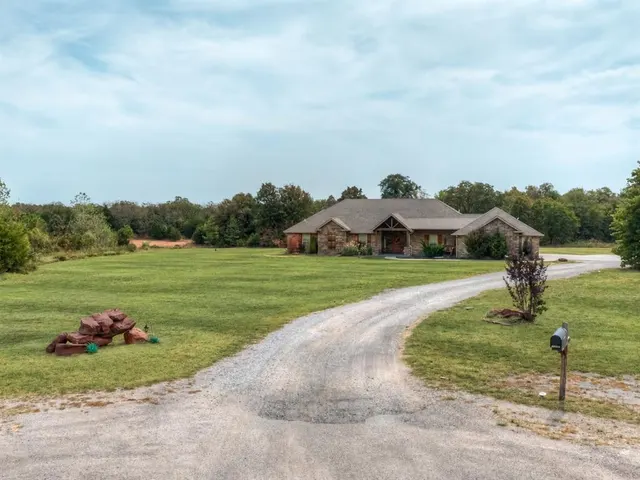 Photo 3 — 30365 Buck Lane, McLoud, OK 74851