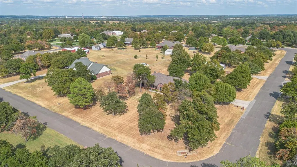 Photo 6 — 670 Choctaw Vista West, Choctaw, OK 73020