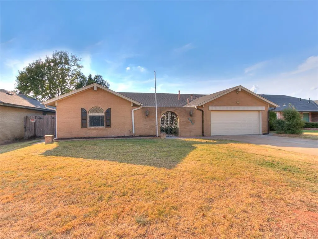 Photo 2 — 3629 N Ridgewood Drive, Midwest City, OK 73110