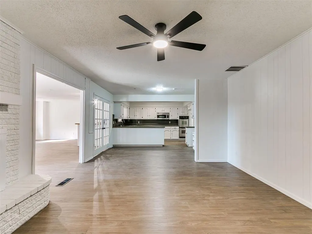 Photo 8 — 3629 N Ridgewood Drive, Midwest City, OK 73110