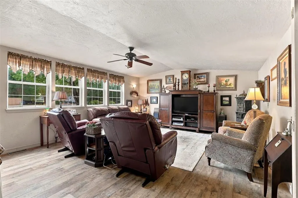Photo 9 — 22632 James Avenue, Kingfisher, OK 73750