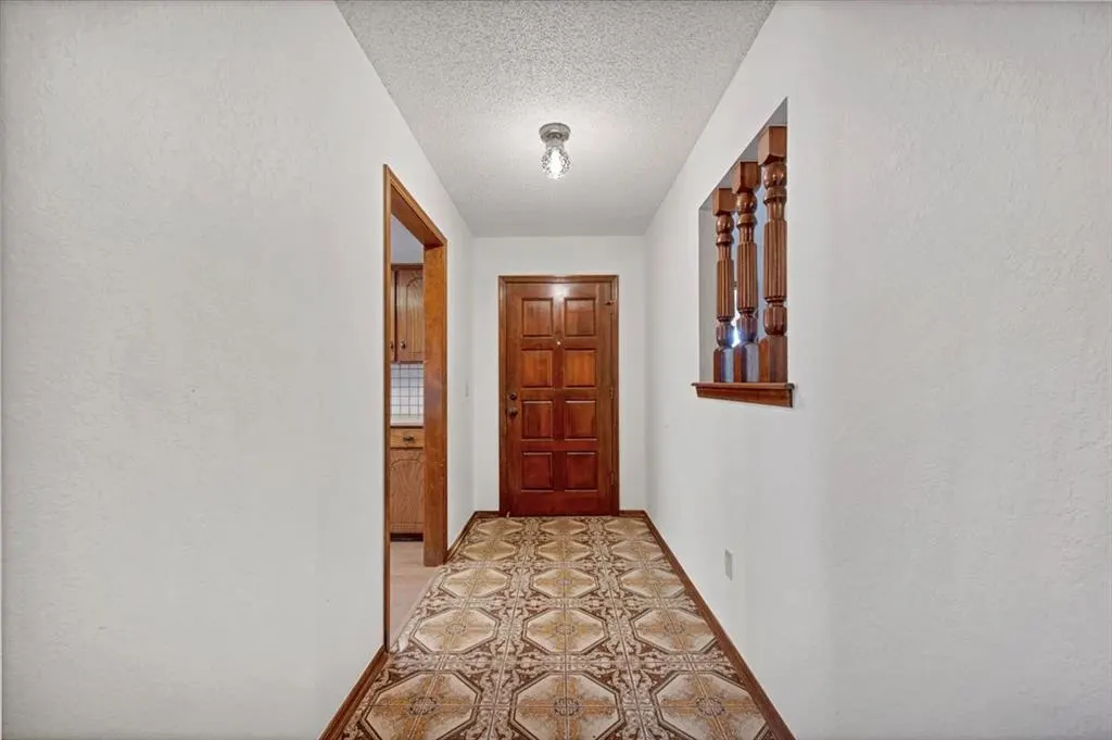Photo 4 — 7813 Ambassador Road, Oklahoma City, OK 73169