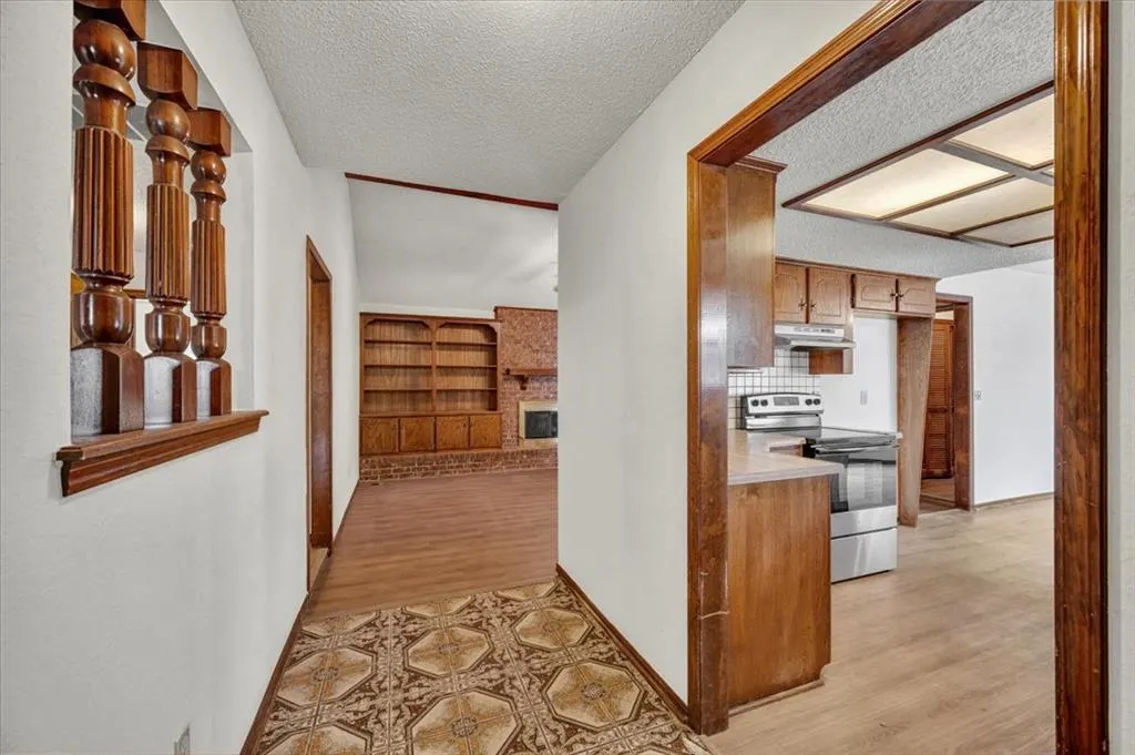 Photo 5 — 7813 Ambassador Road, Oklahoma City, OK 73169