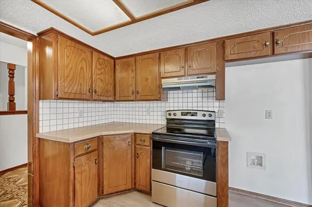 Photo 8 — 7813 Ambassador Road, Oklahoma City, OK 73169