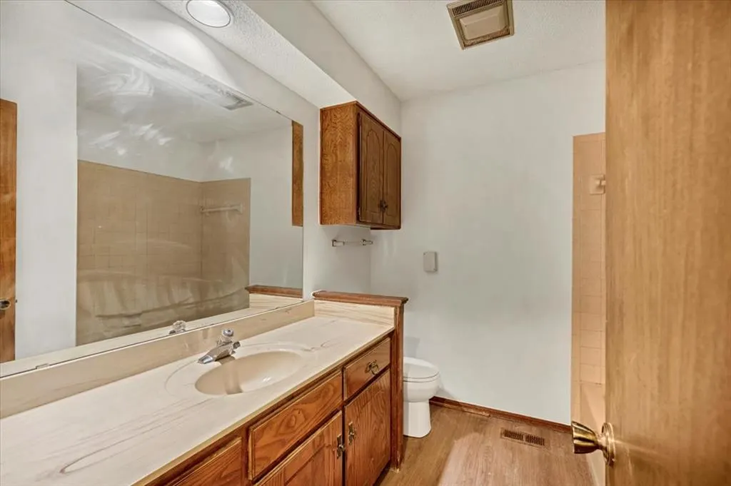 Photo 14 — 7813 Ambassador Road, Oklahoma City, OK 73169