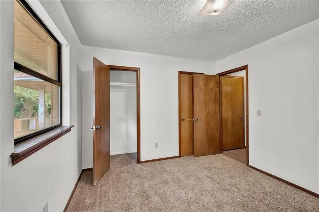 Photo 17 — 7813 Ambassador Road, Oklahoma City, OK 73169