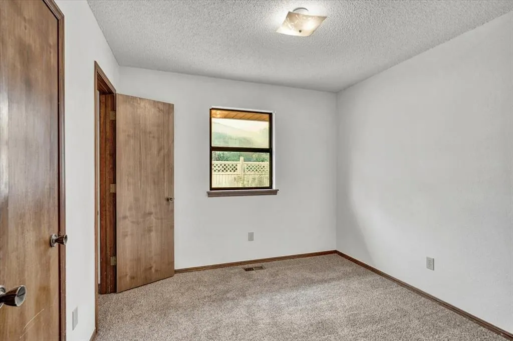 Photo 19 — 7813 Ambassador Road, Oklahoma City, OK 73169
