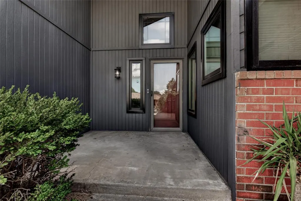 Photo 3 — 6900 Blue Spruce Court, Oklahoma City, OK 73162