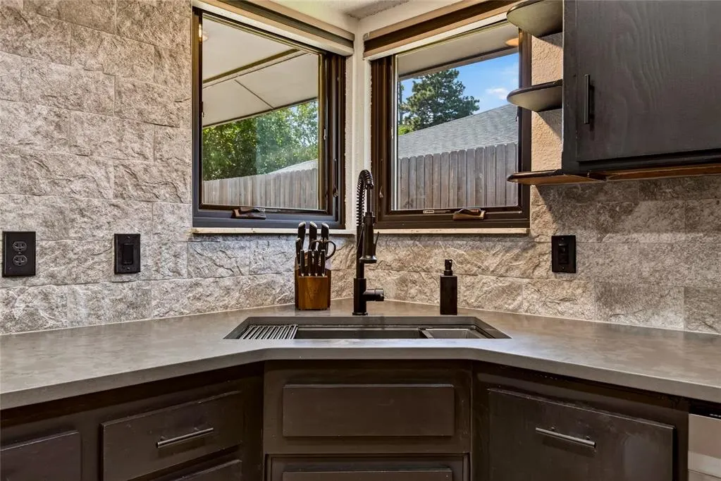 Photo 7 — 6900 Blue Spruce Court, Oklahoma City, OK 73162