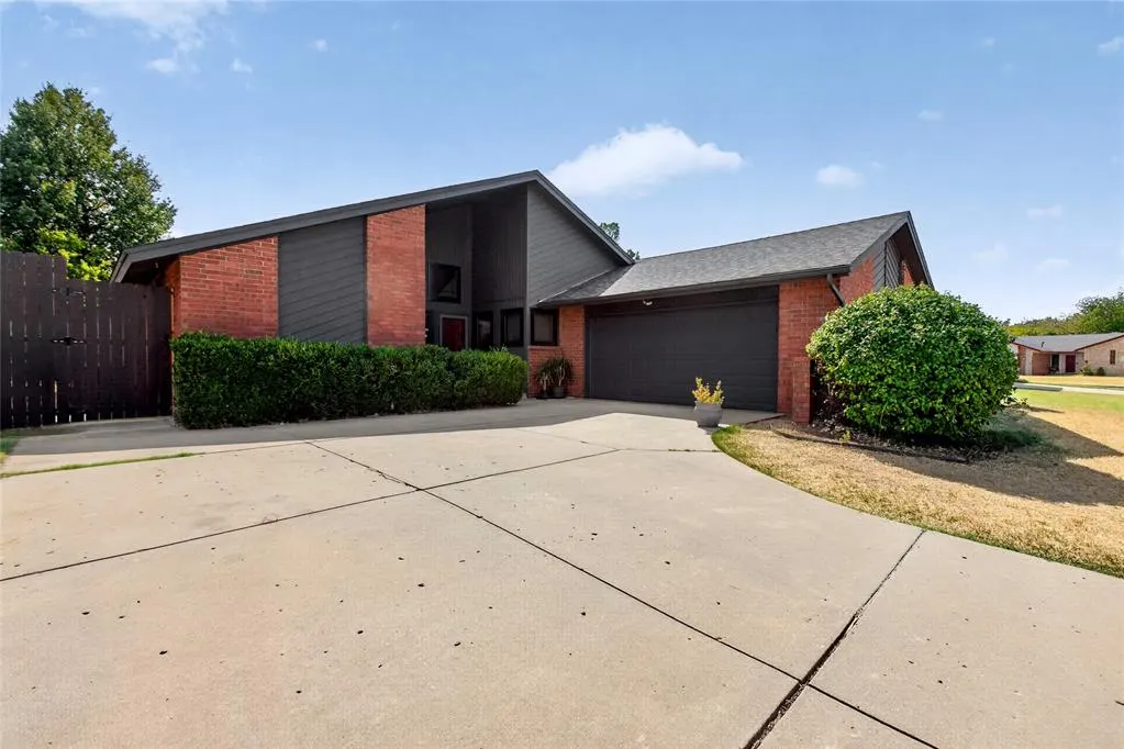 Photo 36 — 6900 Blue Spruce Court, Oklahoma City, OK 73162