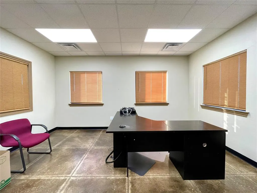 Photo 5 — 404 W Pikes Peak Road, Chickasha, OK 73018