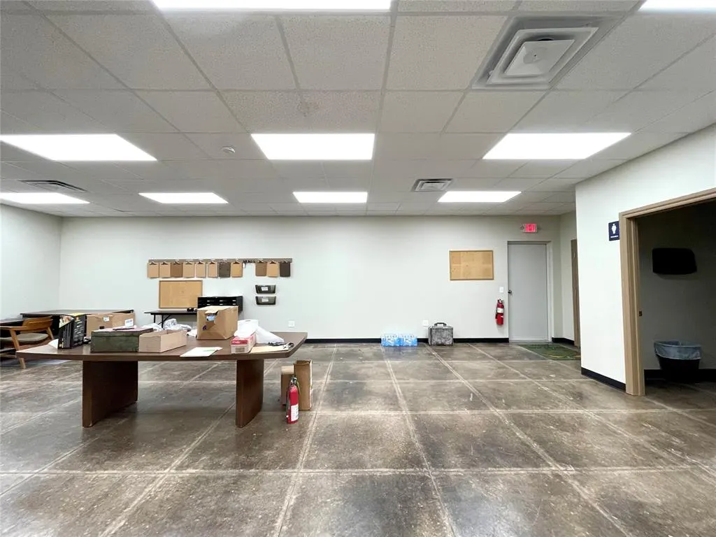 Photo 12 — 404 W Pikes Peak Road, Chickasha, OK 73018