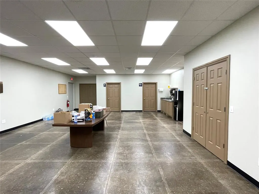 Photo 14 — 404 W Pikes Peak Road, Chickasha, OK 73018