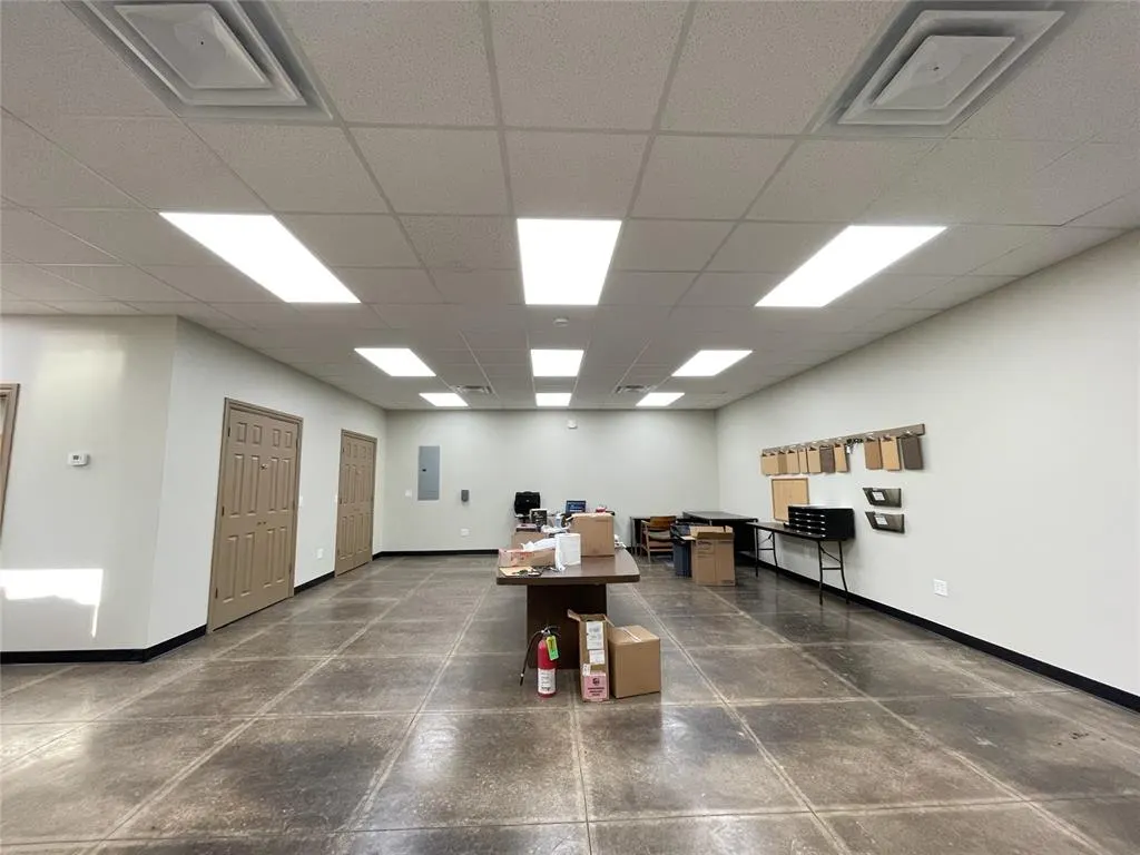 Photo 15 — 404 W Pikes Peak Road, Chickasha, OK 73018