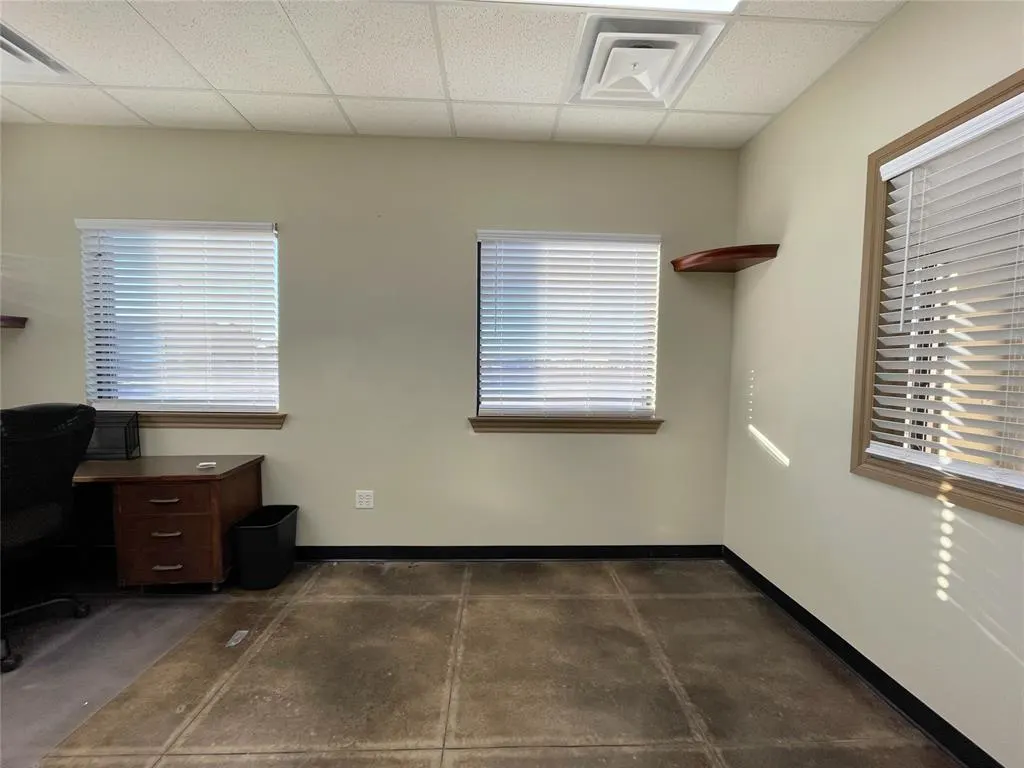 Photo 16 — 404 W Pikes Peak Road, Chickasha, OK 73018