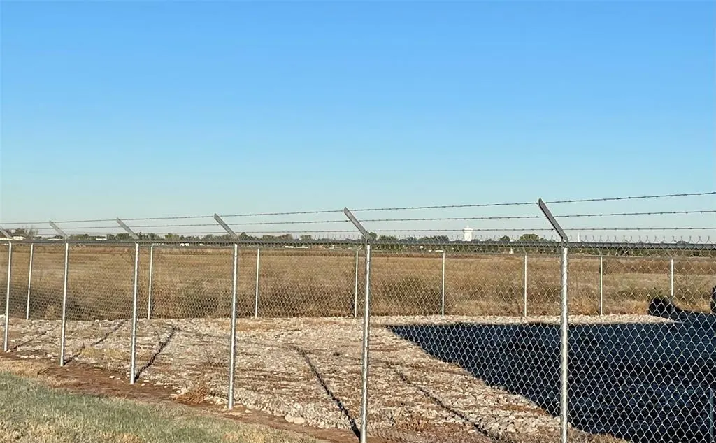Photo 22 — 404 W Pikes Peak Road, Chickasha, OK 73018