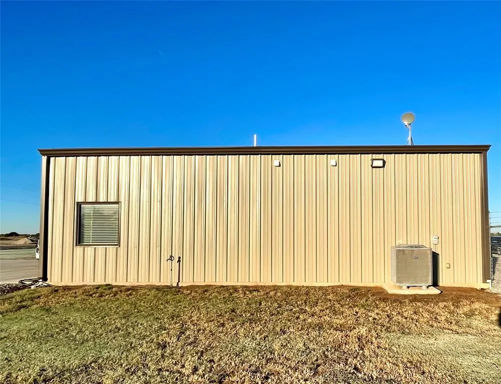 Photo 23 — 404 W Pikes Peak Road, Chickasha, OK 73018