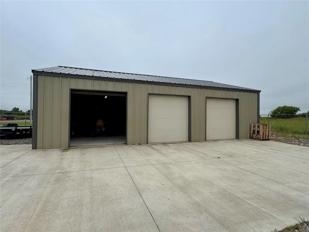 Photo 24 — 404 W Pikes Peak Road, Chickasha, OK 73018