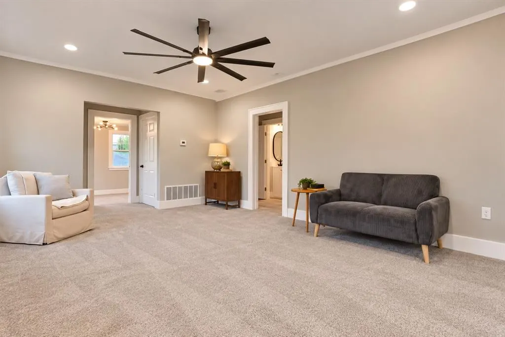Photo 2 — 1005 W Washington Avenue, Chickasha, OK 73018