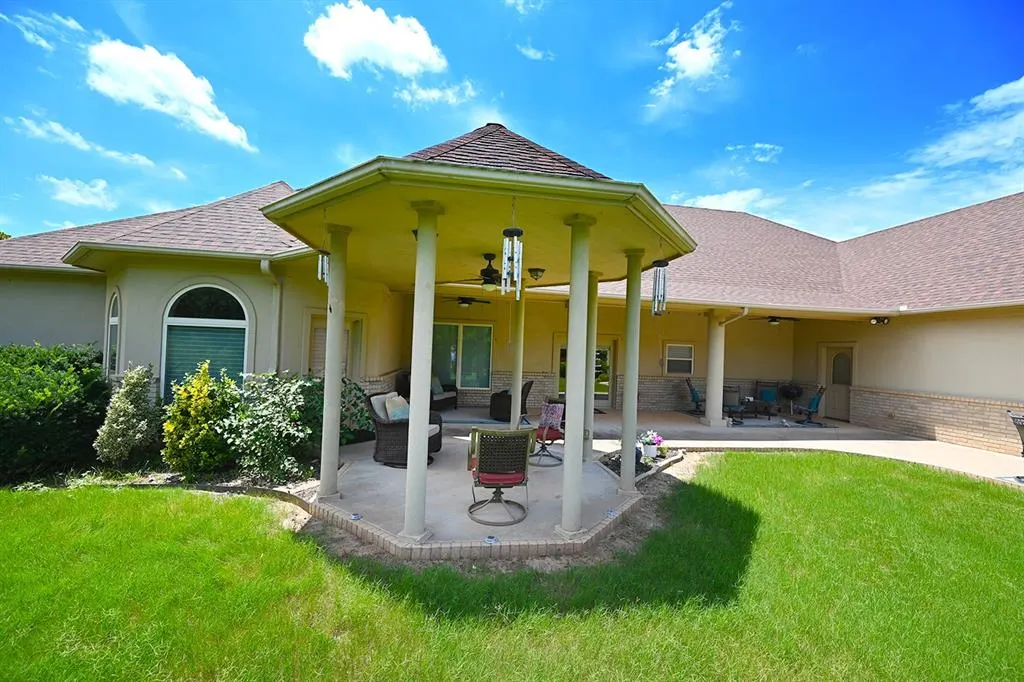 Photo 2 — 6015 N Chateau Court, Stillwater, OK 74075