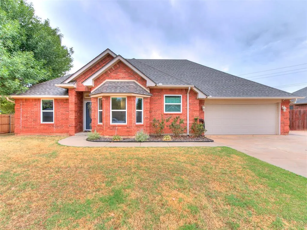 Front exterior — 1533 E Persimmon Lane, Mustang, OK 73064