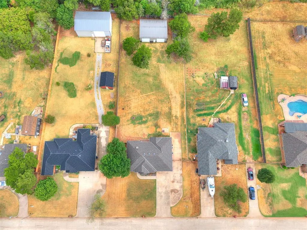 Photo 6 — 1533 E Persimmon Lane, Mustang, OK 73064