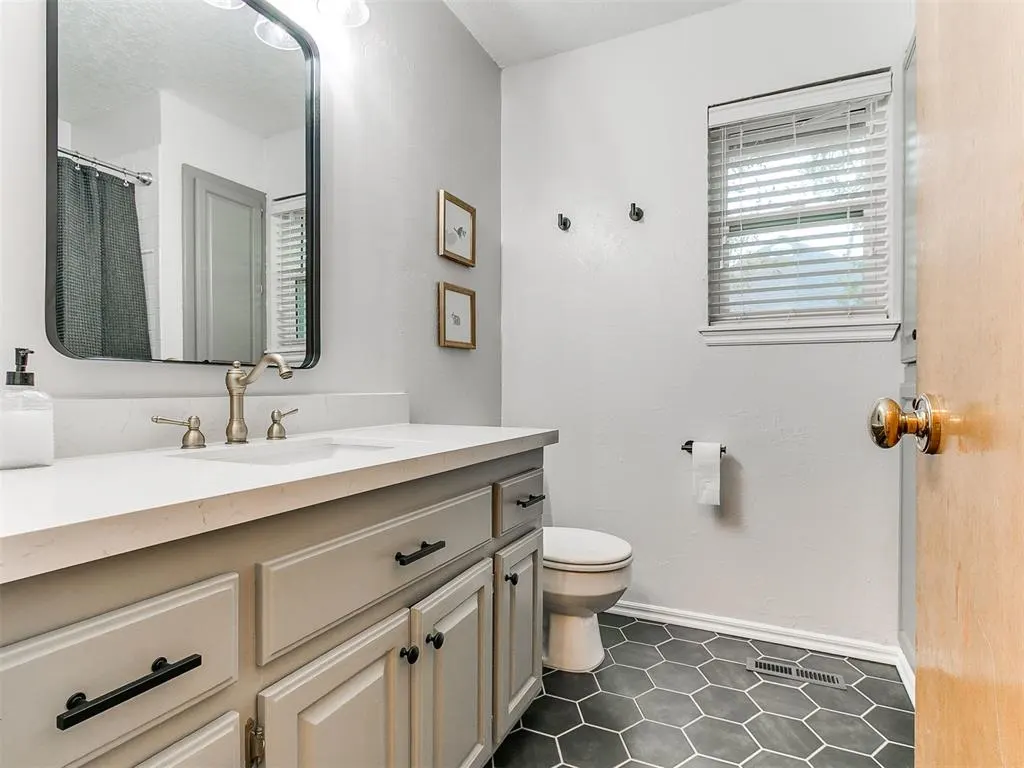 Photo 21 — 1533 E Persimmon Lane, Mustang, OK 73064