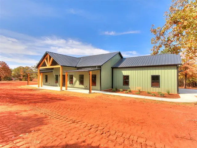 Photo 2 — 23083 Highland Lane, Blanchard, OK 73010