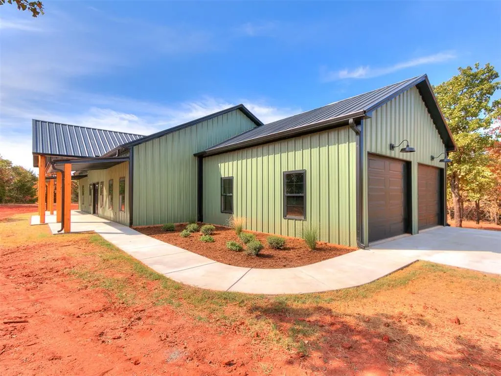 Photo 4 — 23083 Highland Lane, Blanchard, OK 73010