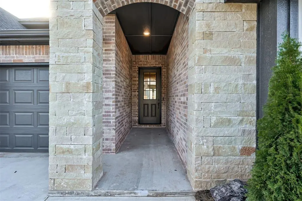 Photo 2 — 7916 Amber Ridge Drive, Edmond, OK 73034