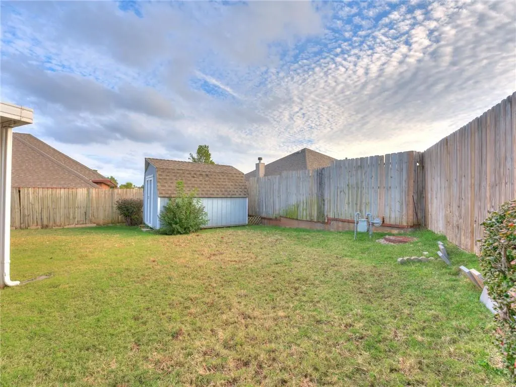 Photo 4 — 1004 SW 127th Place, Oklahoma City, OK 73170