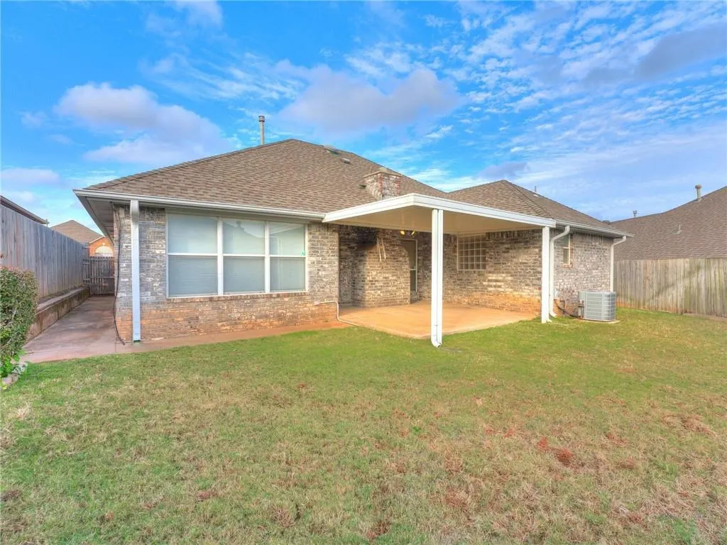 Photo 5 — 1004 SW 127th Place, Oklahoma City, OK 73170