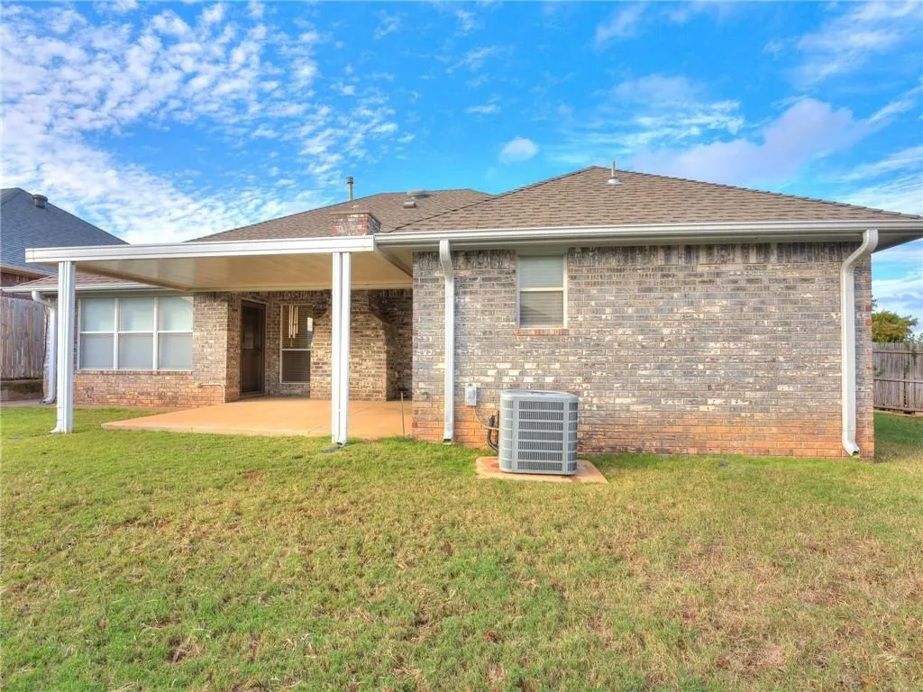 Photo 11 — 1004 SW 127th Place, Oklahoma City, OK 73170