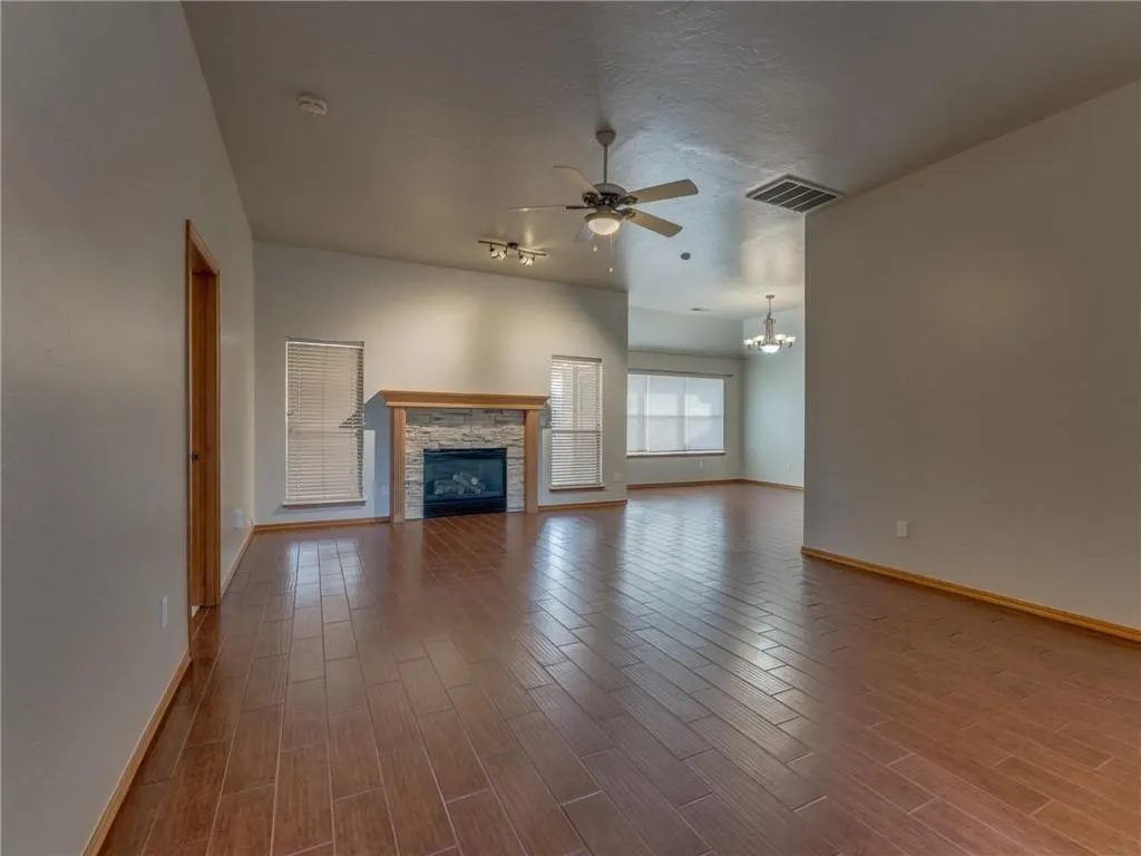 Photo 13 — 1004 SW 127th Place, Oklahoma City, OK 73170