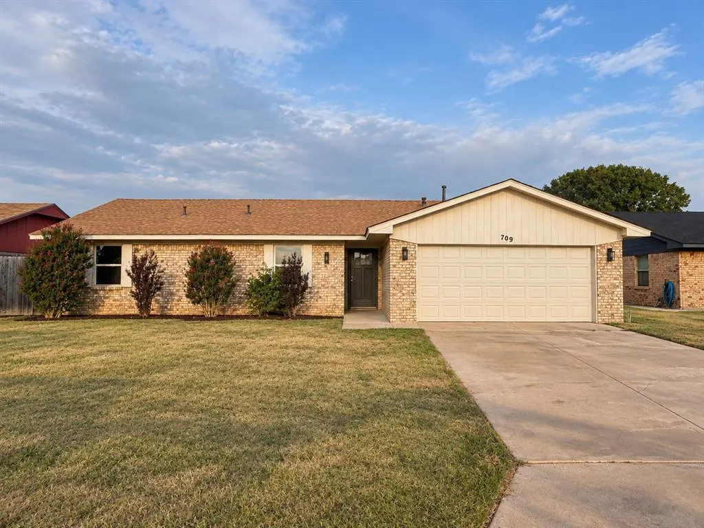 Front exterior — 709 Polk Street, Altus, OK 73521