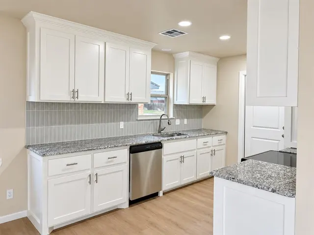 Photo 4 — 709 Polk Street, Altus, OK 73521