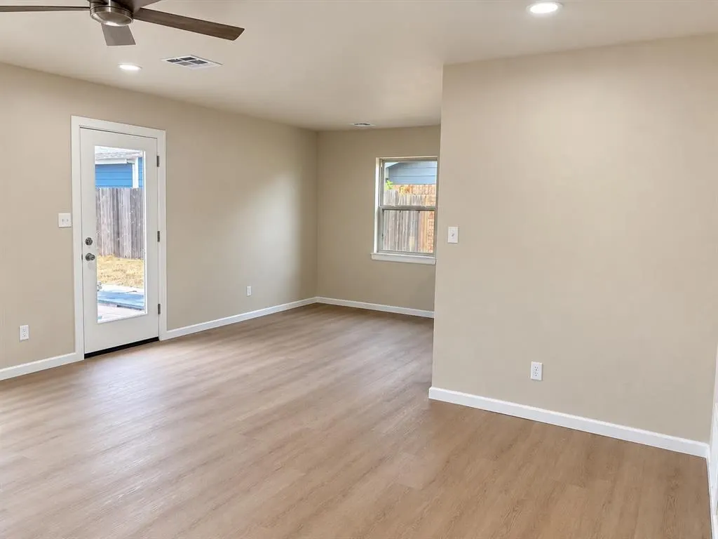 Photo 8 — 709 Polk Street, Altus, OK 73521