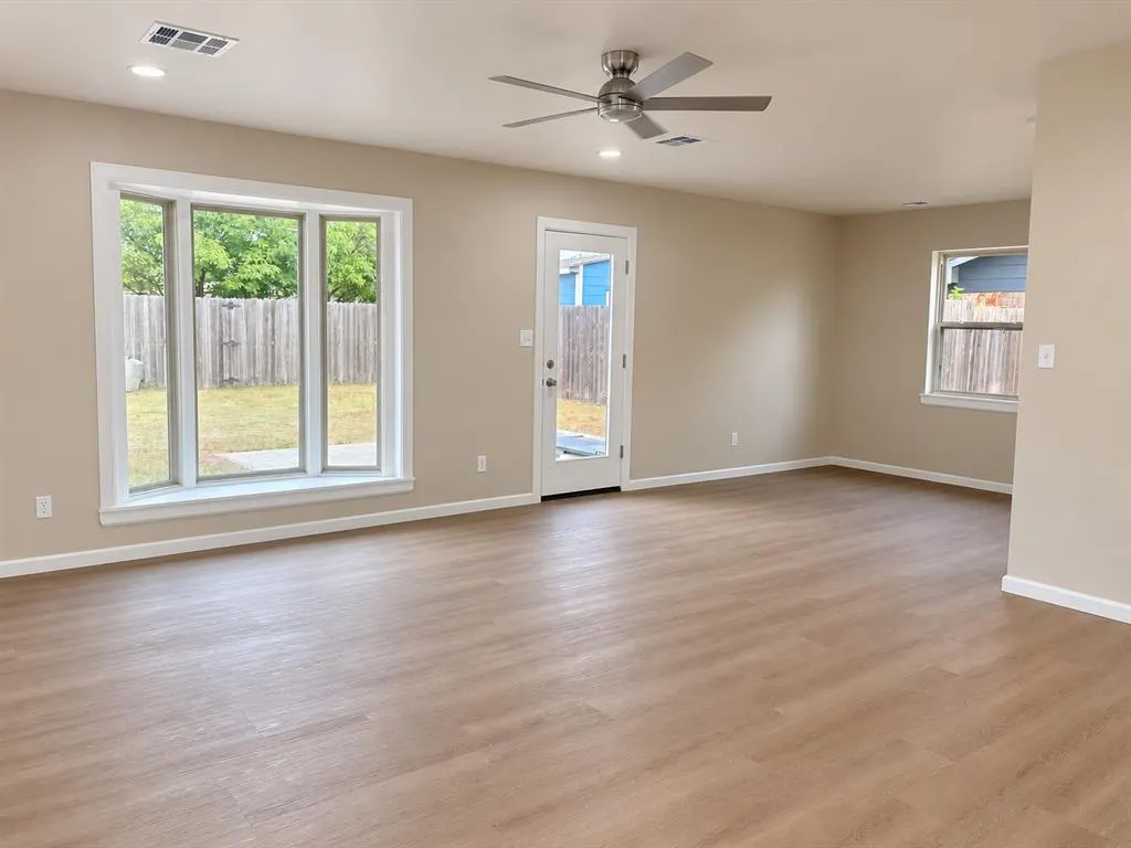 Photo 9 — 709 Polk Street, Altus, OK 73521