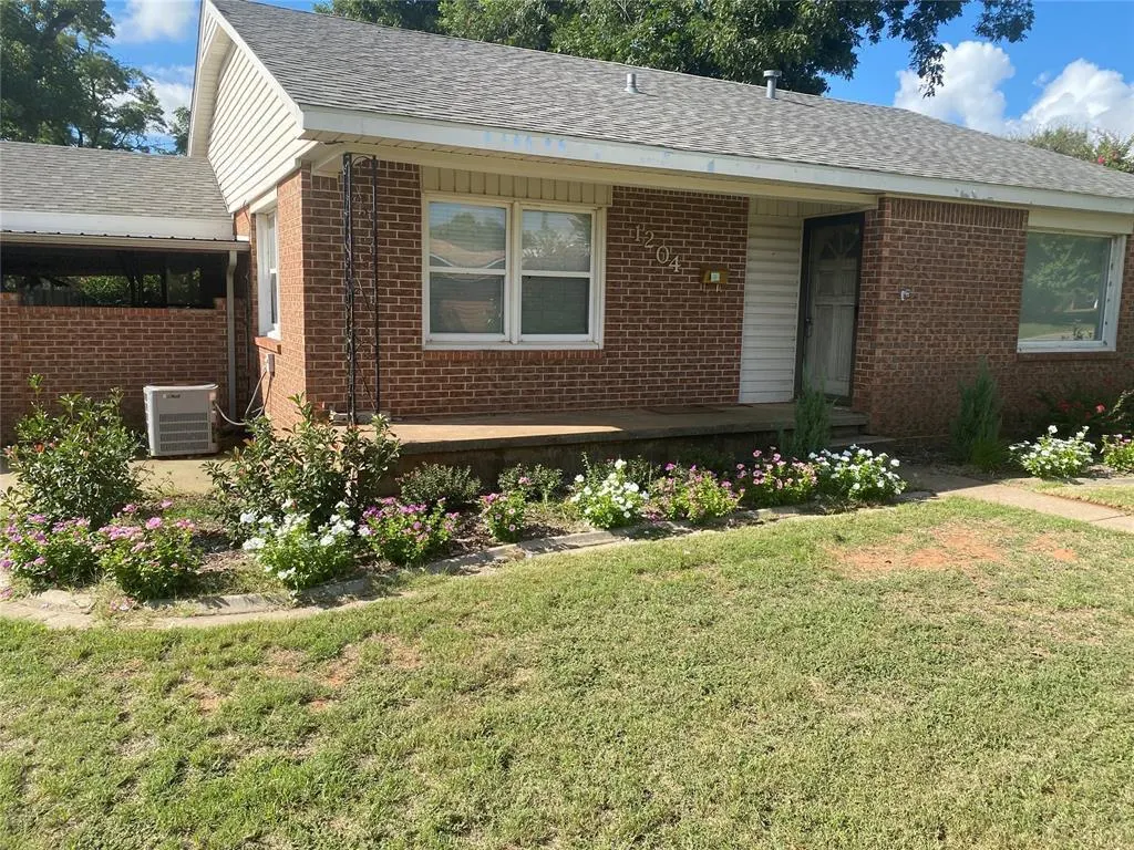 Photo 3 — 1204 W C Avenue, Elk City, OK 73644