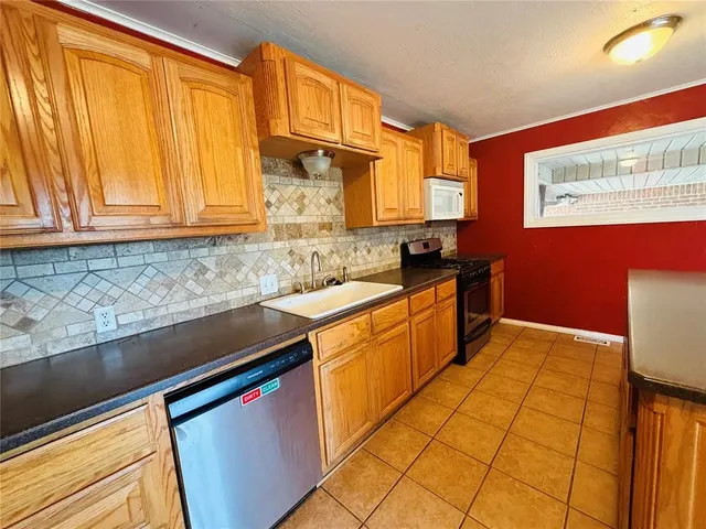 Photo 6 — 1204 W C Avenue, Elk City, OK 73644