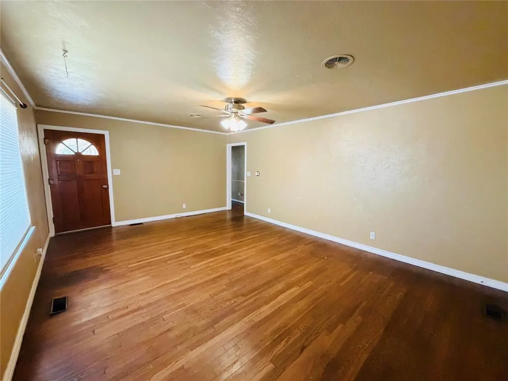 Photo 9 — 1204 W C Avenue, Elk City, OK 73644