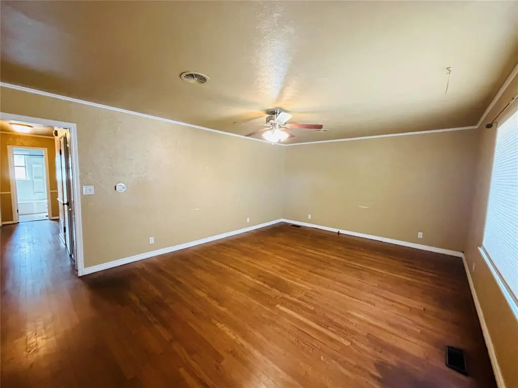 Photo 10 — 1204 W C Avenue, Elk City, OK 73644