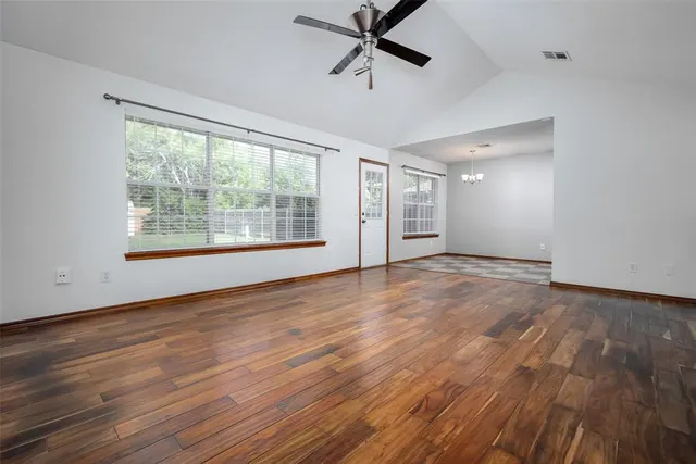 Photo 2 — 424 Crest Place, Norman, OK 73071