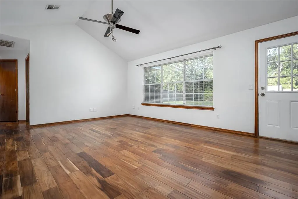 Photo 3 — 424 Crest Place, Norman, OK 73071