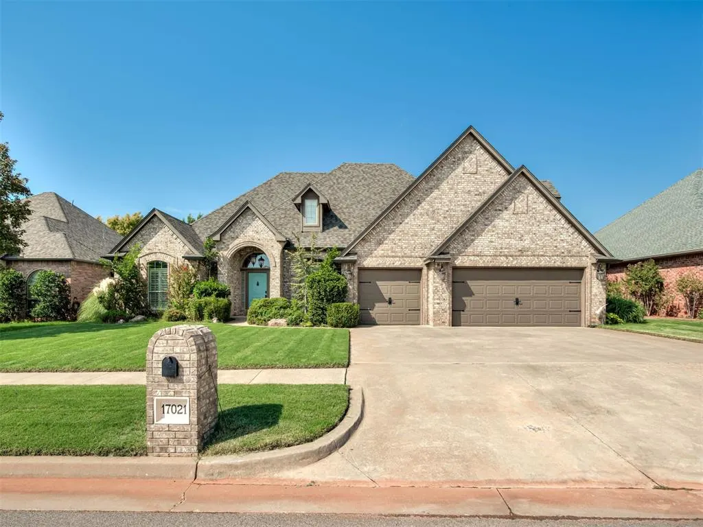 Photo 3 — 17021 Holly Burn Circle, Edmond, OK 73012