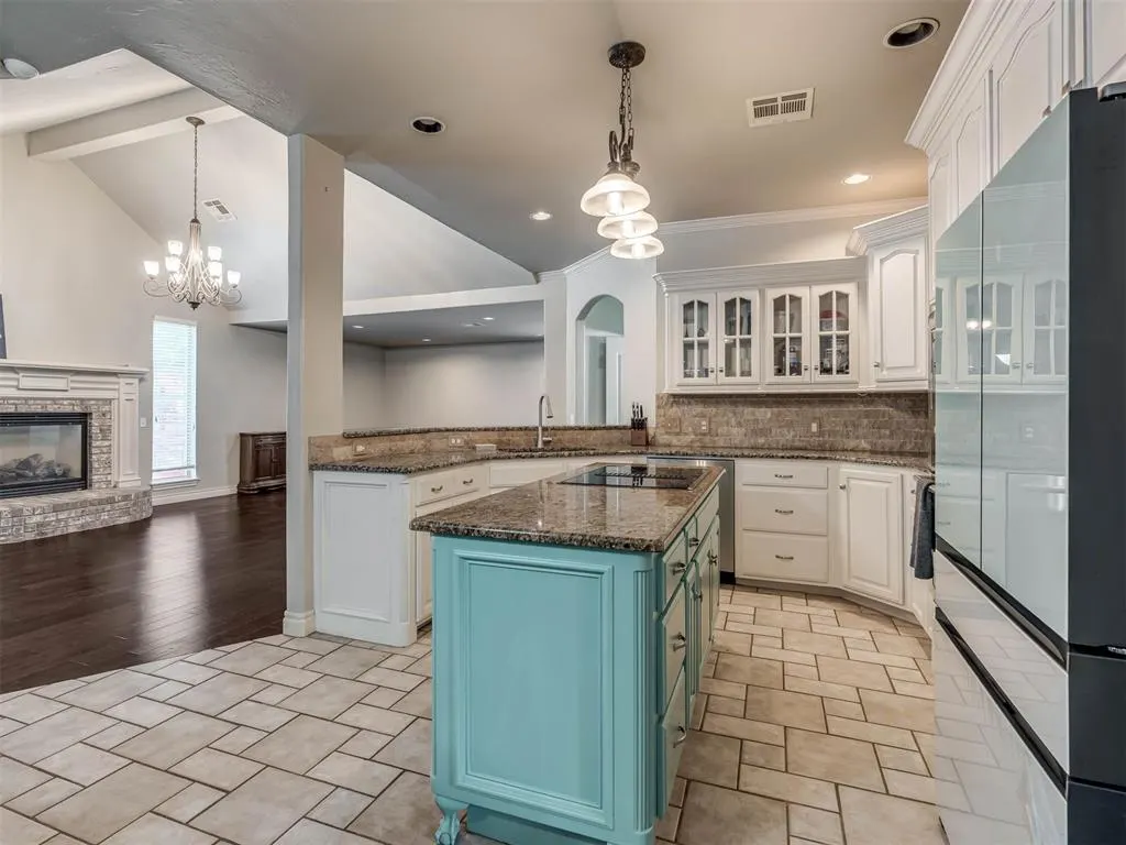 Photo 11 — 17021 Holly Burn Circle, Edmond, OK 73012