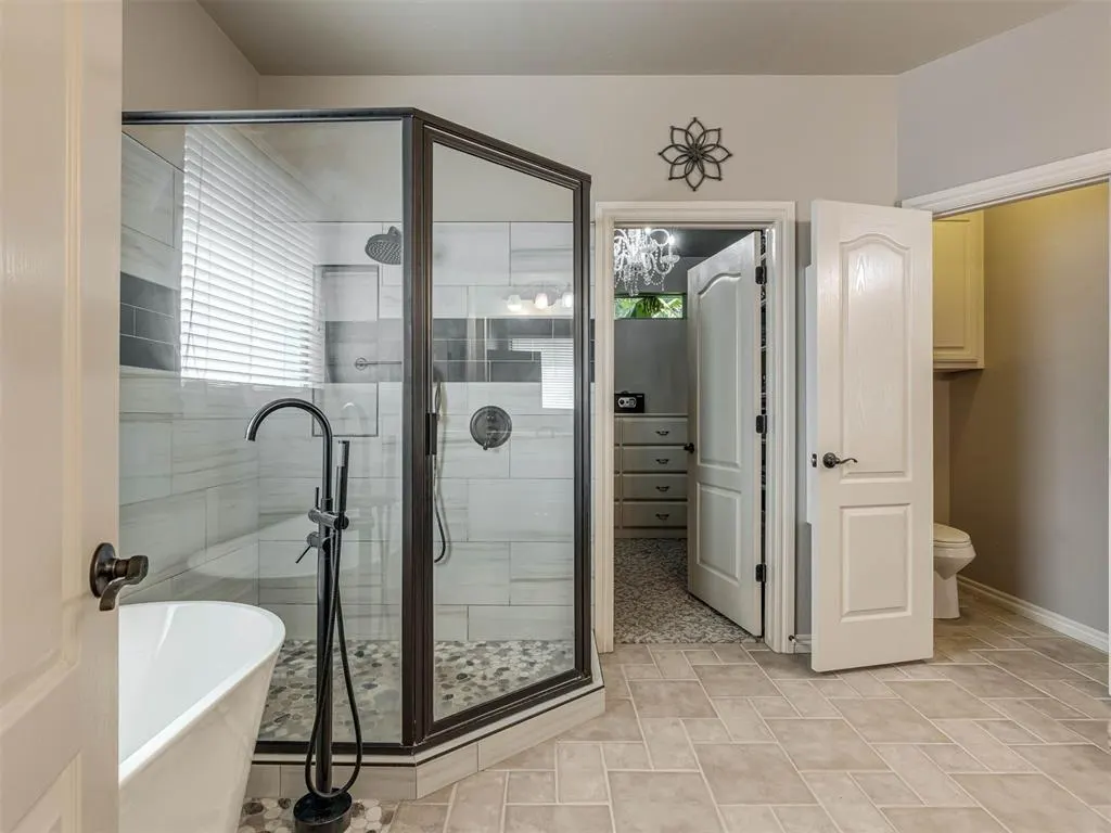 Photo 15 — 17021 Holly Burn Circle, Edmond, OK 73012