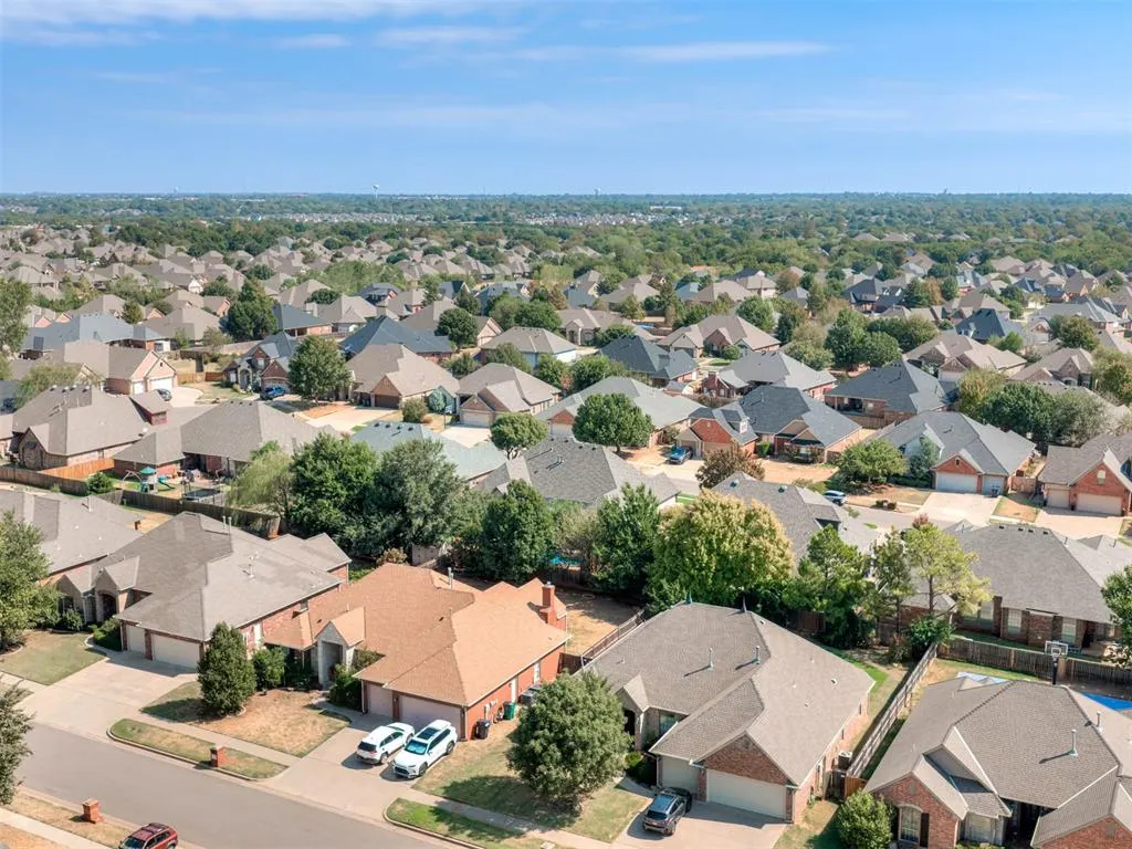 Photo 35 — 17021 Holly Burn Circle, Edmond, OK 73012